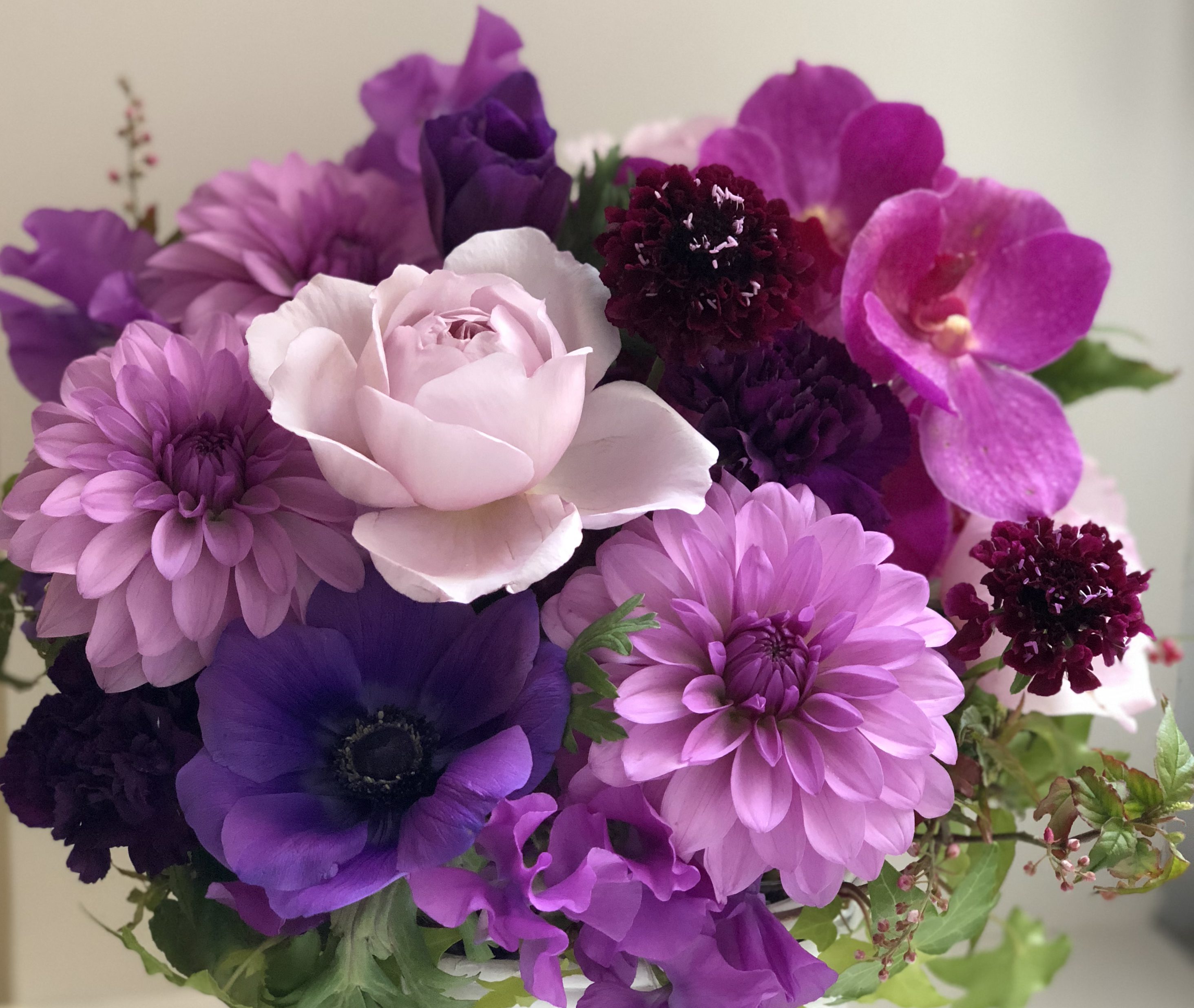 古希のお祝いに贈る花は縁起の良い濃い紫色を入れて。 | FLORIST IRIE 